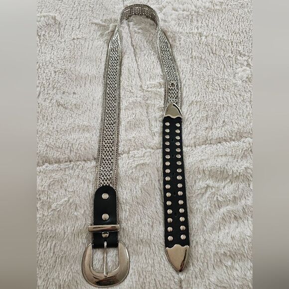 EXPRESS BELT Womans White Silver Metal Leather MEDIUM - Picture 2 of 5